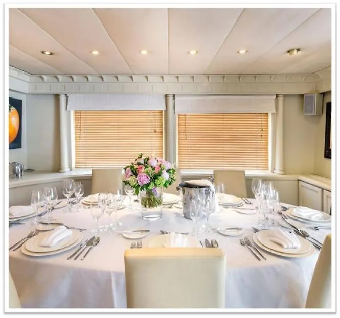 Botel Riva 130 Hotel Cannes